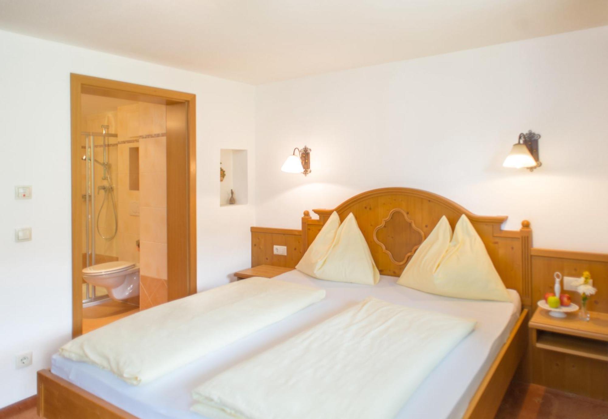 Landhotel Hubengut Bed And Breakfast رادستادت الغرفة الصورة
