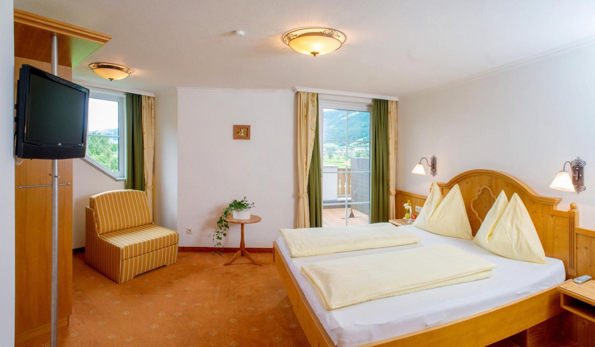 Landhotel Hubengut Bed And Breakfast رادستادت المظهر الخارجي الصورة