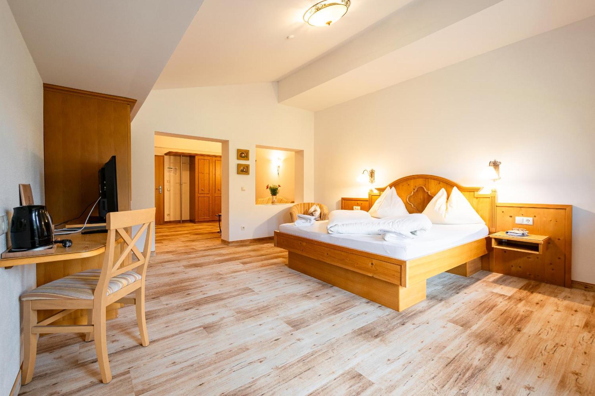 Landhotel Hubengut Bed And Breakfast رادستادت المظهر الخارجي الصورة