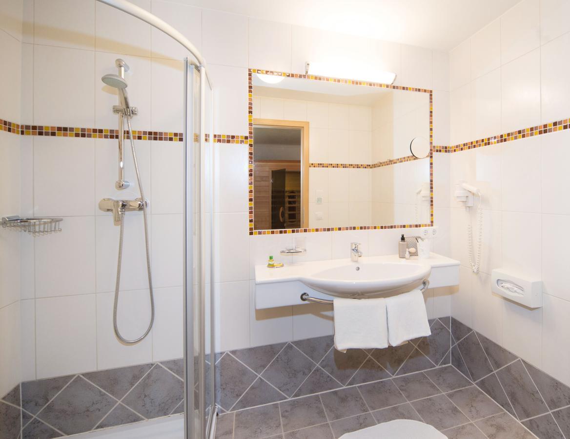 Landhotel Hubengut Bed And Breakfast رادستادت المظهر الخارجي الصورة