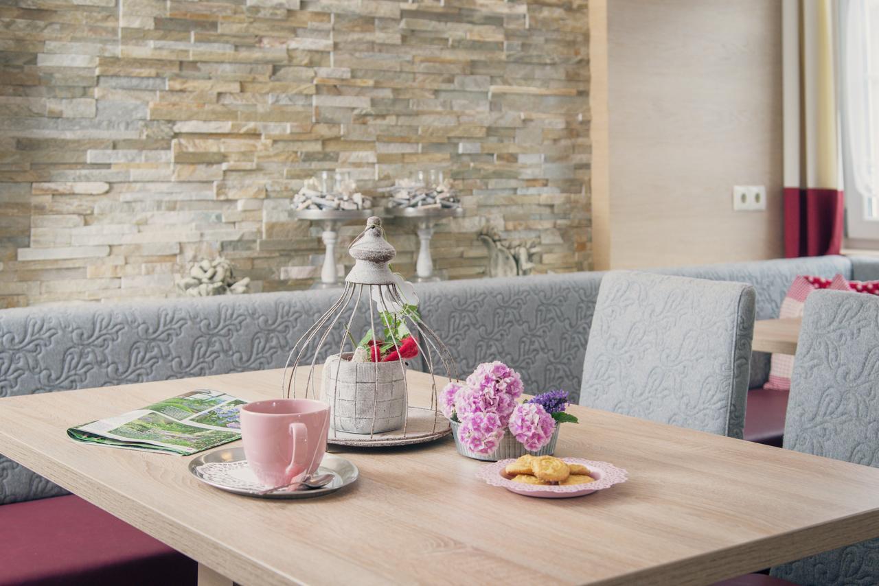 Landhotel Hubengut Bed And Breakfast رادستادت المظهر الخارجي الصورة