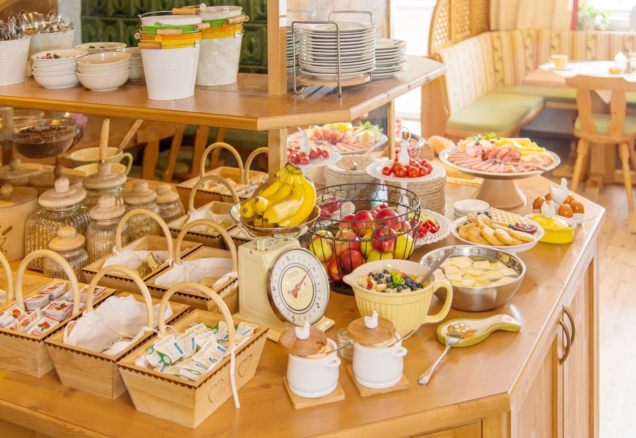 Landhotel Hubengut Bed And Breakfast رادستادت المظهر الخارجي الصورة