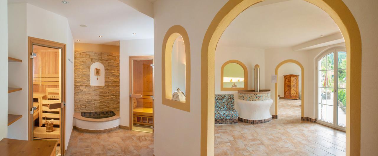 Landhotel Hubengut Bed And Breakfast رادستادت المظهر الخارجي الصورة